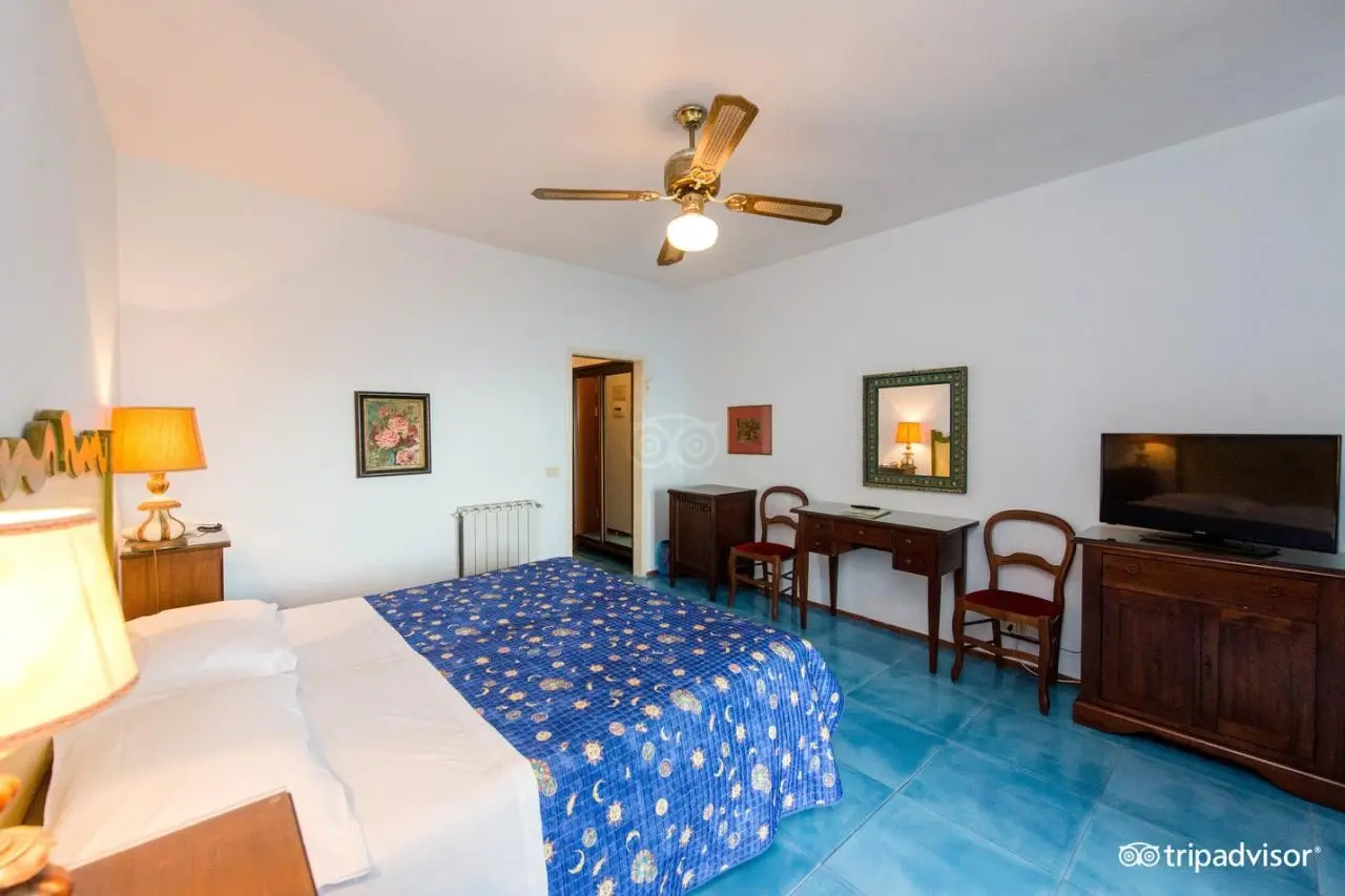 Arathena Rocks Hotel — ARATHENA ROCKS