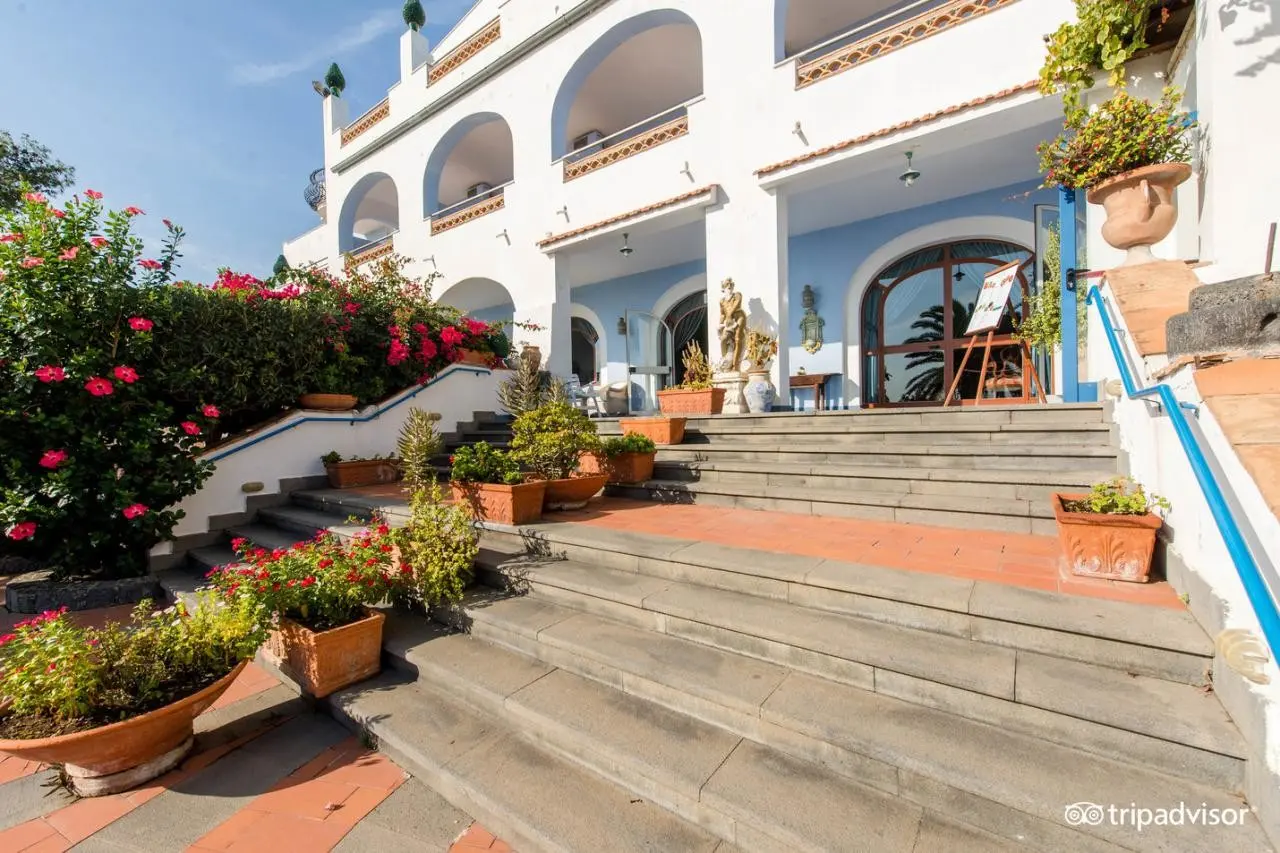 Arathena Rocks Hotel — ARATHENA ROCKS