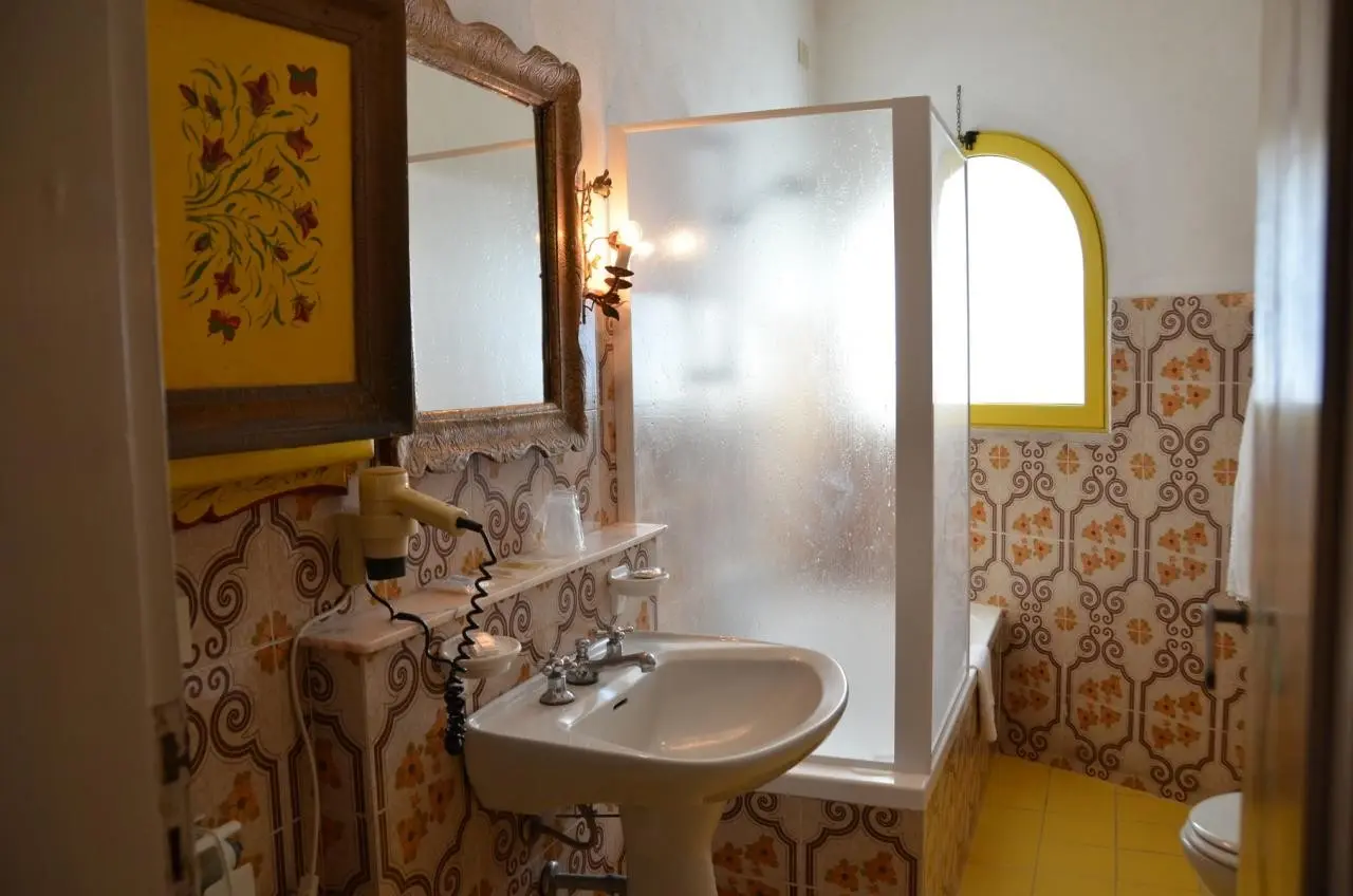 Arathena Rocks Hotel — ARATHENA ROCKS