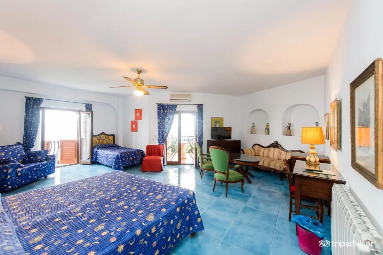 Arathena Rocks Hotel — ARATHENA ROCKS