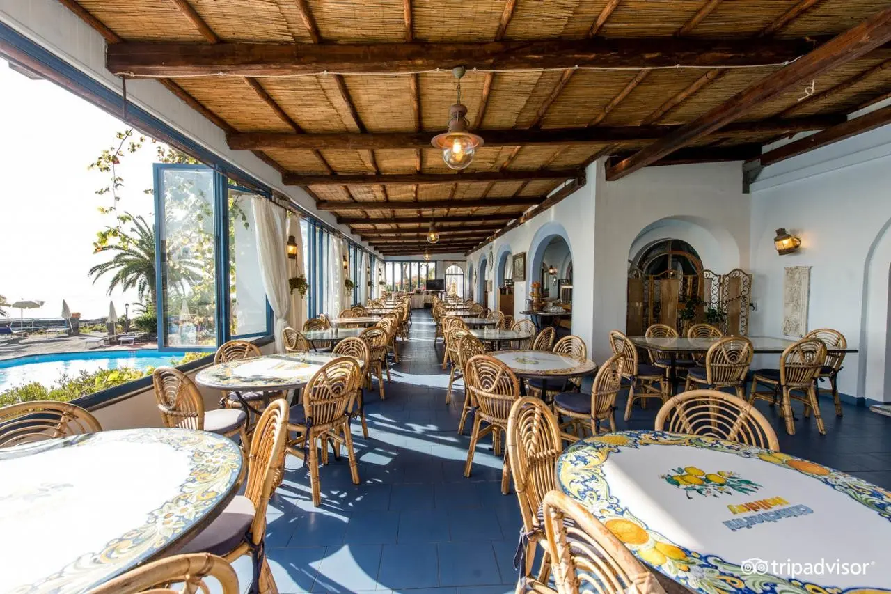 Arathena Rocks Hotel — ARATHENA ROCKS