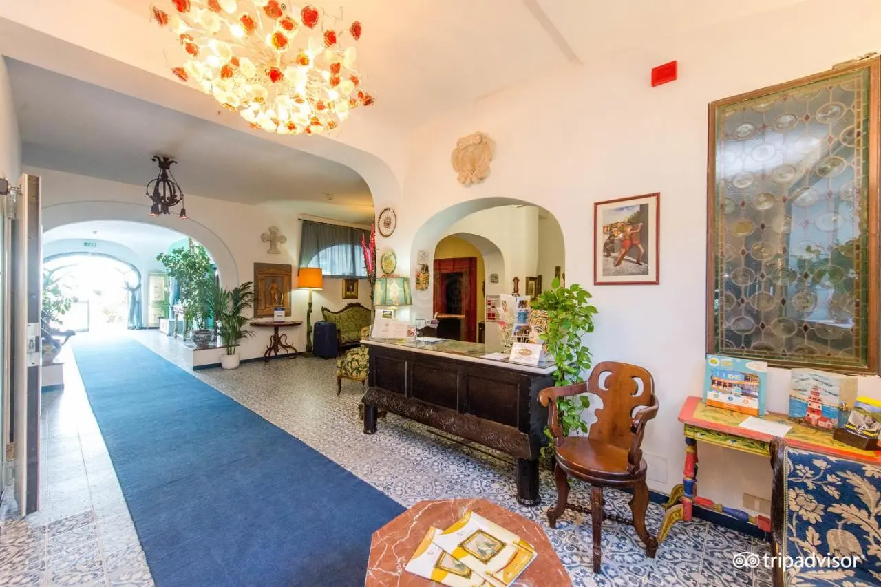 Arathena Rocks Hotel — ARATHENA ROCKS