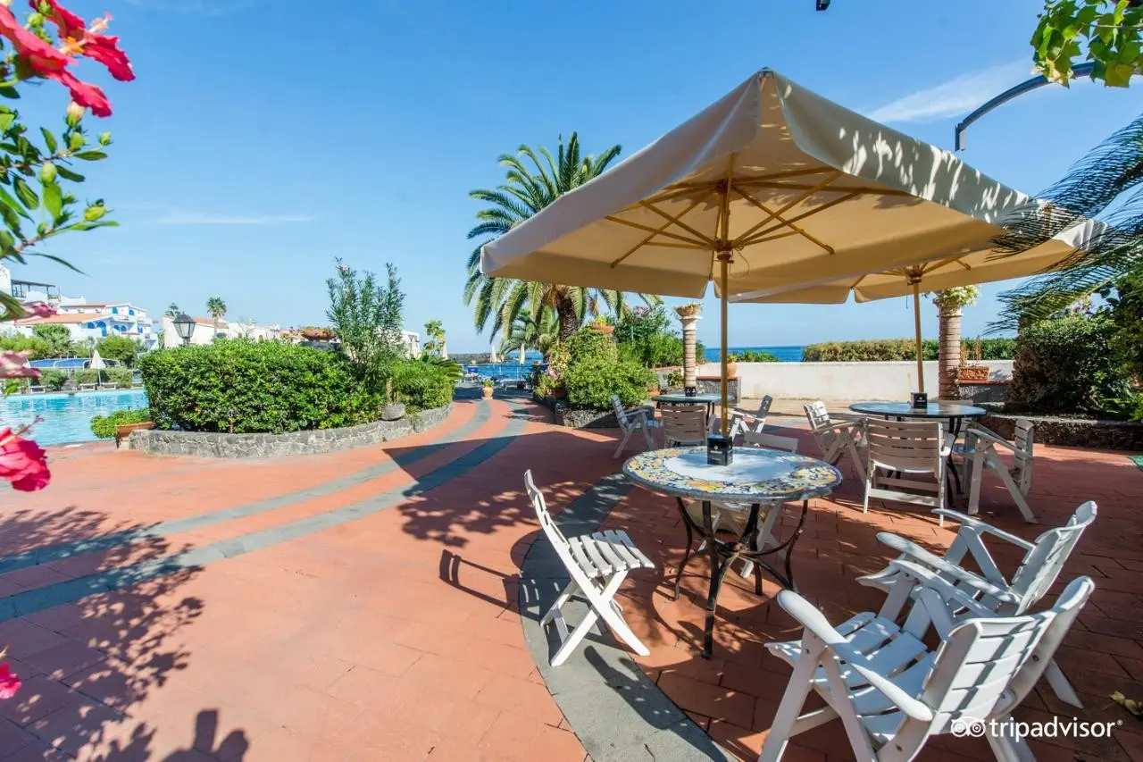 Arathena Rocks Hotel — ARATHENA ROCKS