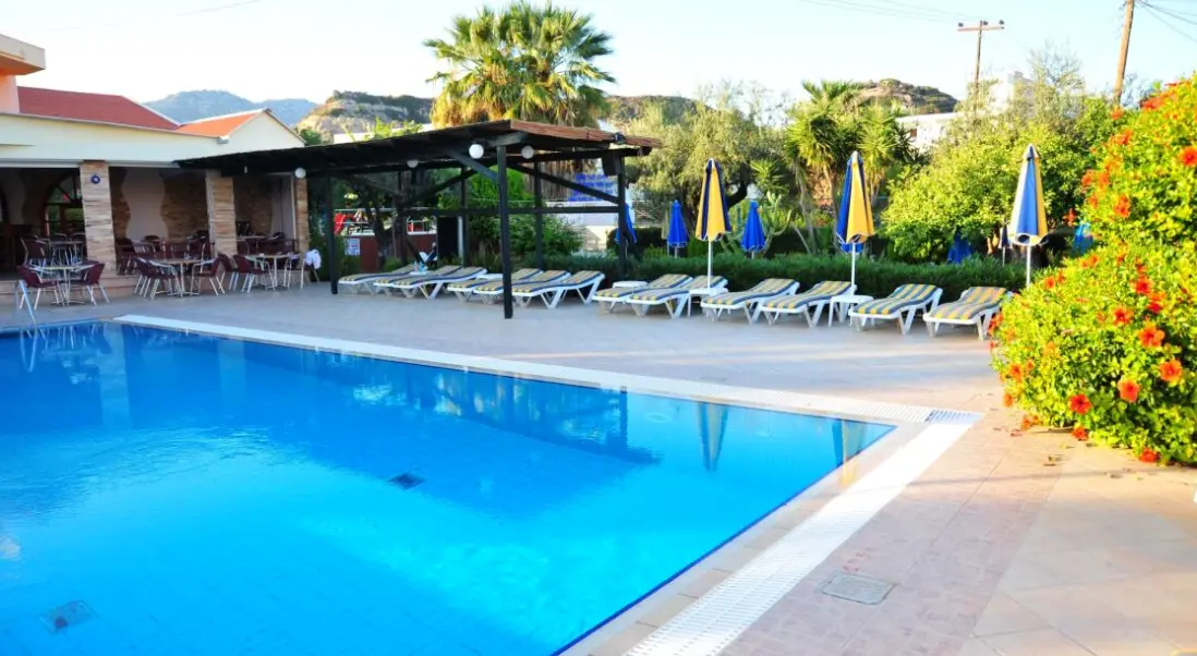 Basen w hotelu Argiro Village