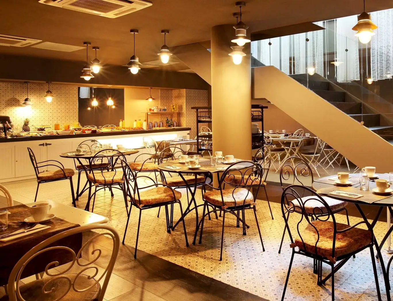 Restauracja i jedzenie w hotelu Axel Two Barcelona