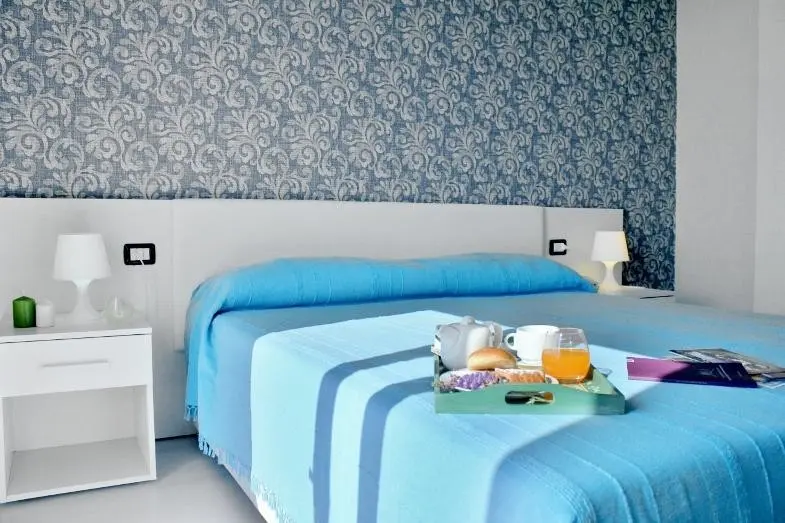 Baia Azzurra — BAIA AZZURRA