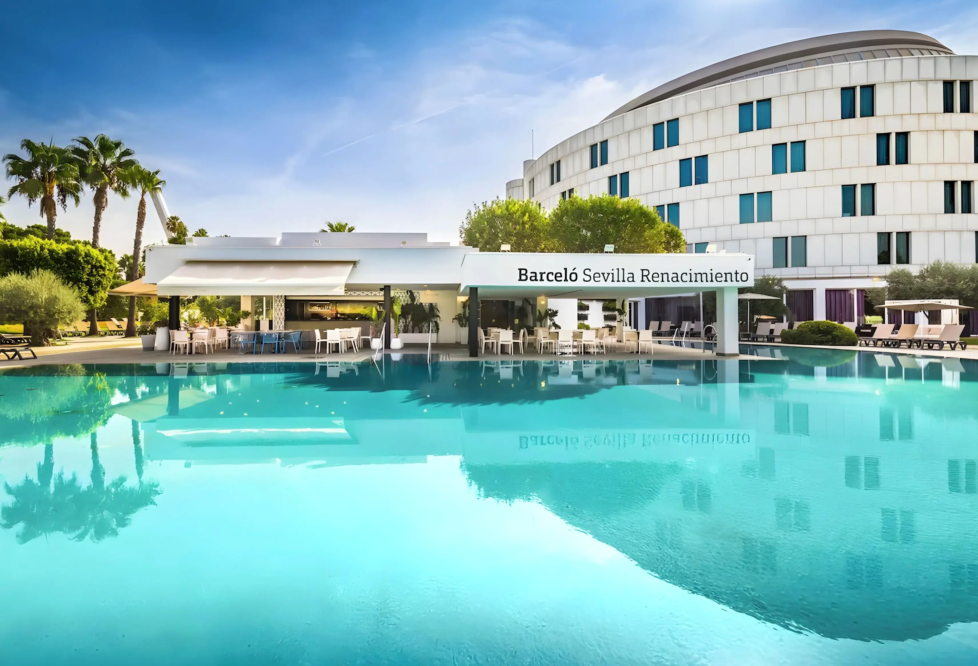 Basen w hotelu Barceló Sevilla Renacimiento