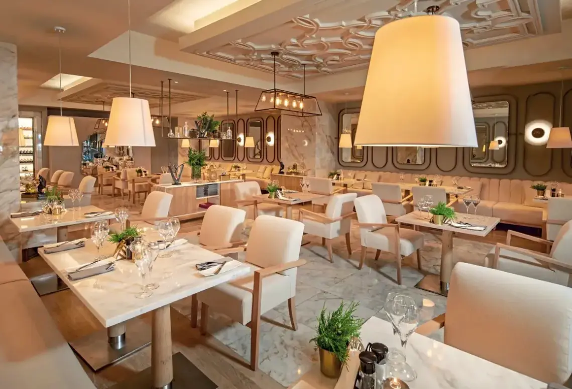 Restauracja i jedzenie w hotelu Barut Hemera