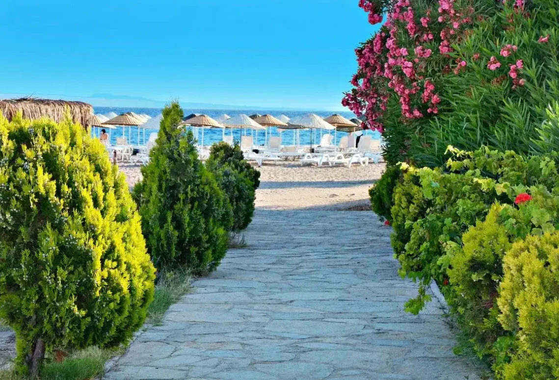 Plaża przy hotelu Bendis Beach