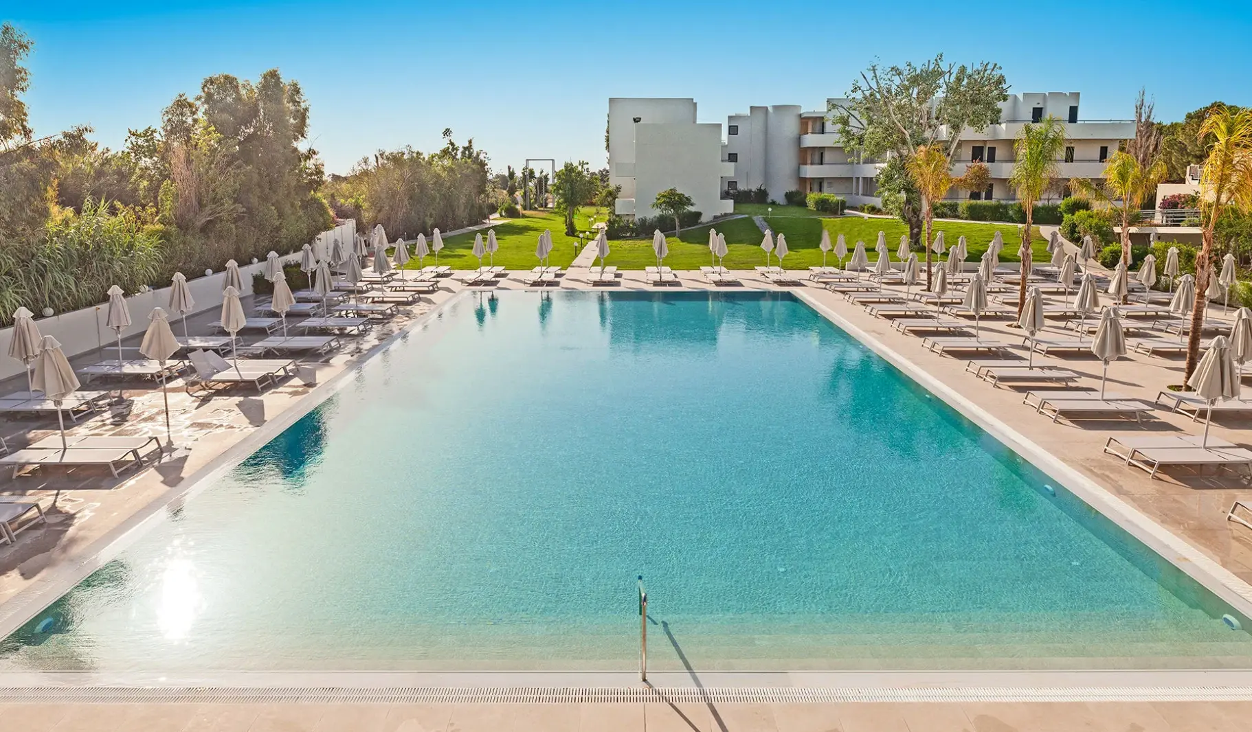 Basen w hotelu Blue Sea Holiday Village