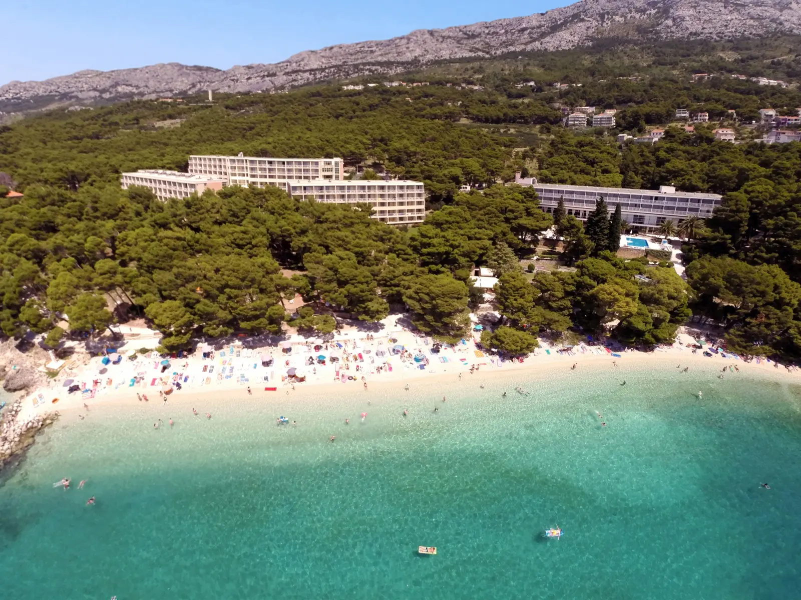 Plaża przy hotelu Bluesun Hotel Maestral
