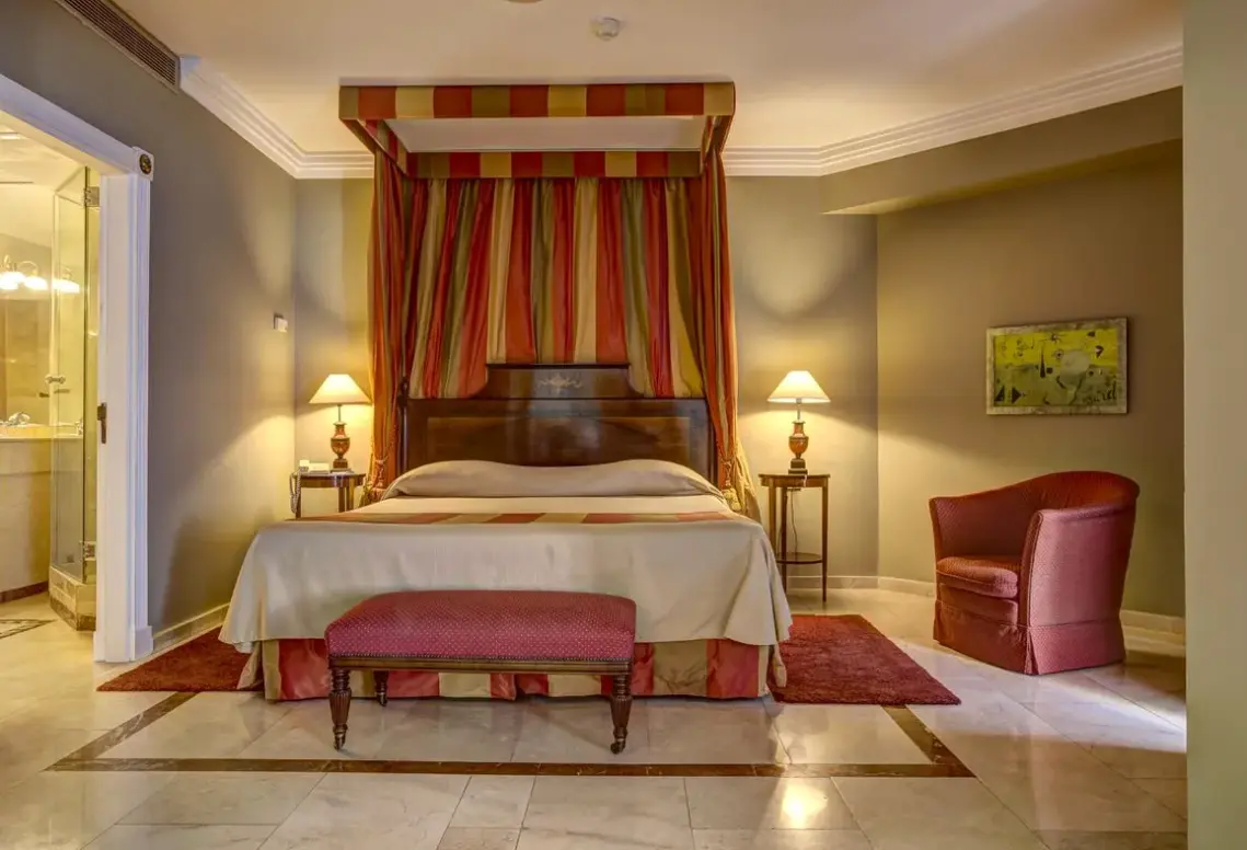 Pokój w hotelu Bull Reina Isabel & Spa