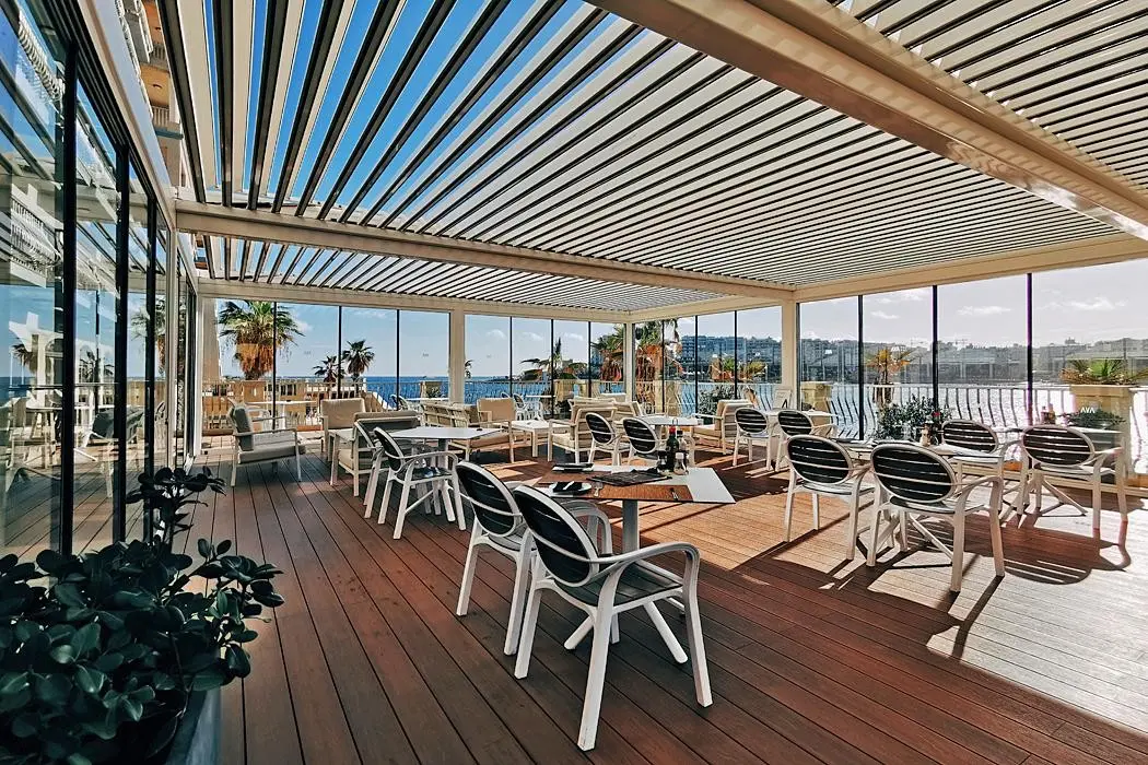 Restauracja i jedzenie w hotelu Cavalieri Art Hotel