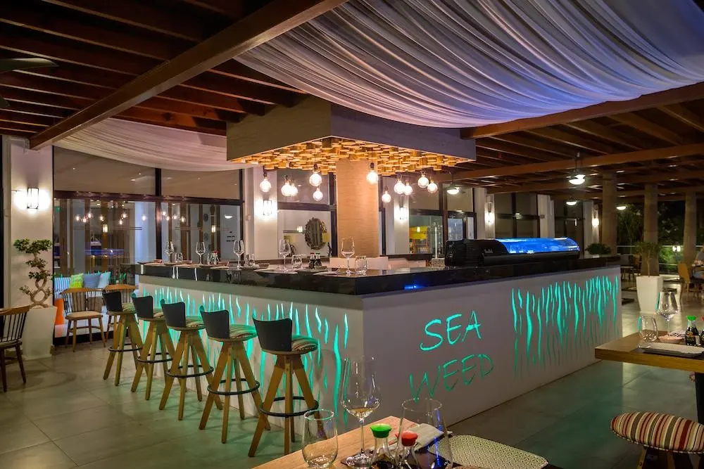 Cavo Maris Beach Hotel — CAVO MARIS BEACH