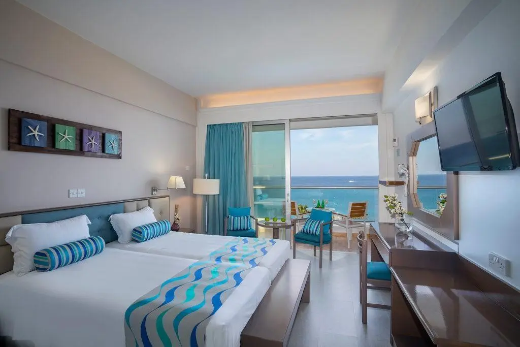 Cavo Maris Beach Hotel — CAVO MARIS BEACH
