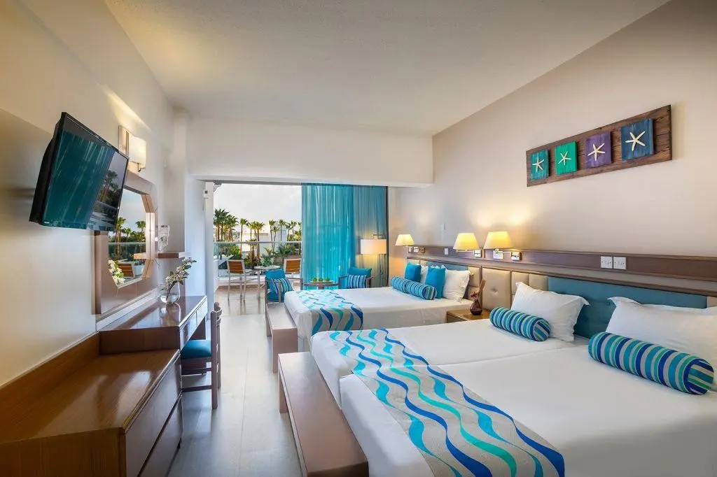 Cavo Maris Beach Hotel — CAVO MARIS BEACH