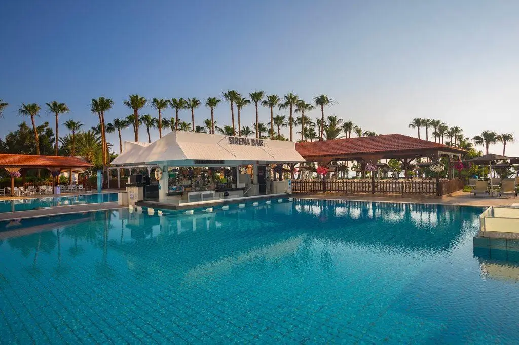 Cavo Maris Beach Hotel — CAVO MARIS BEACH