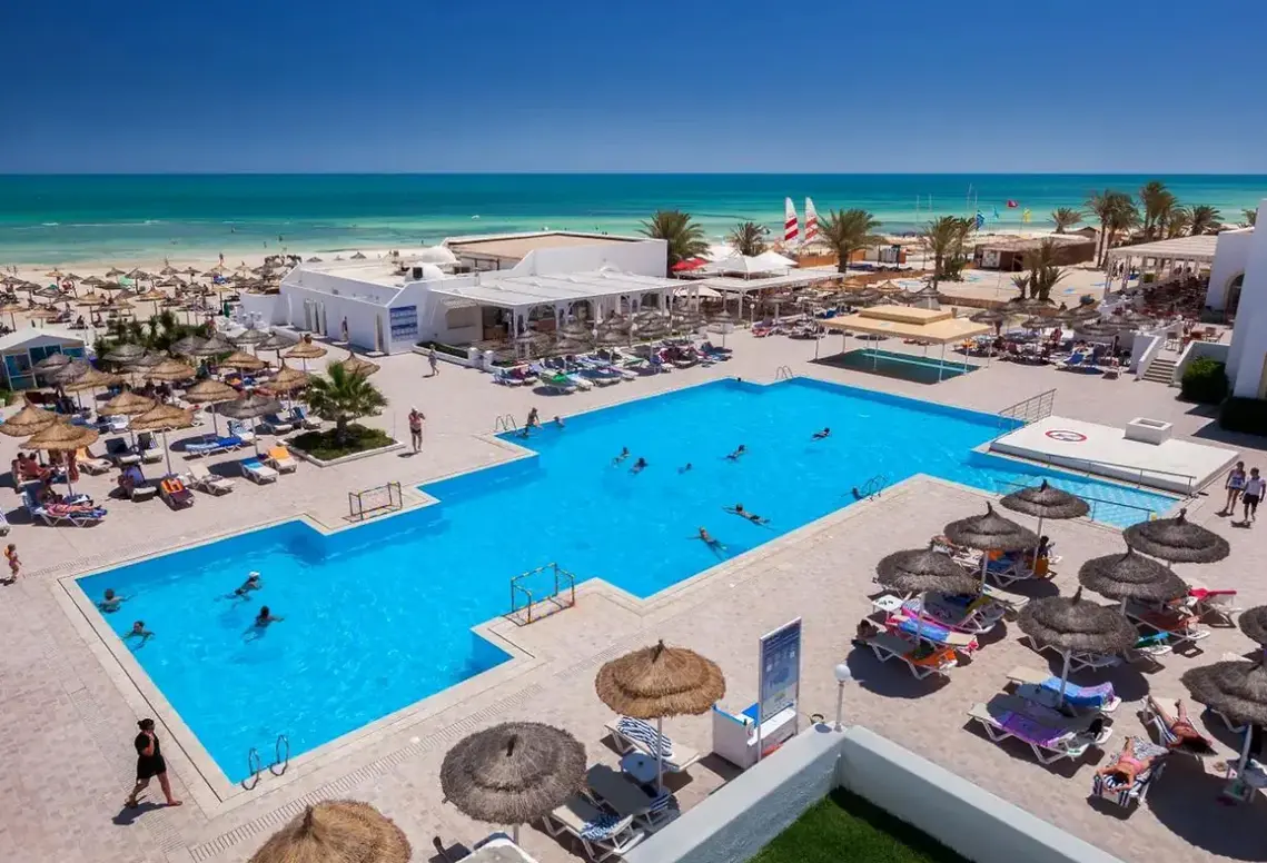 Basen w hotelu Club Calimera Yati Beach