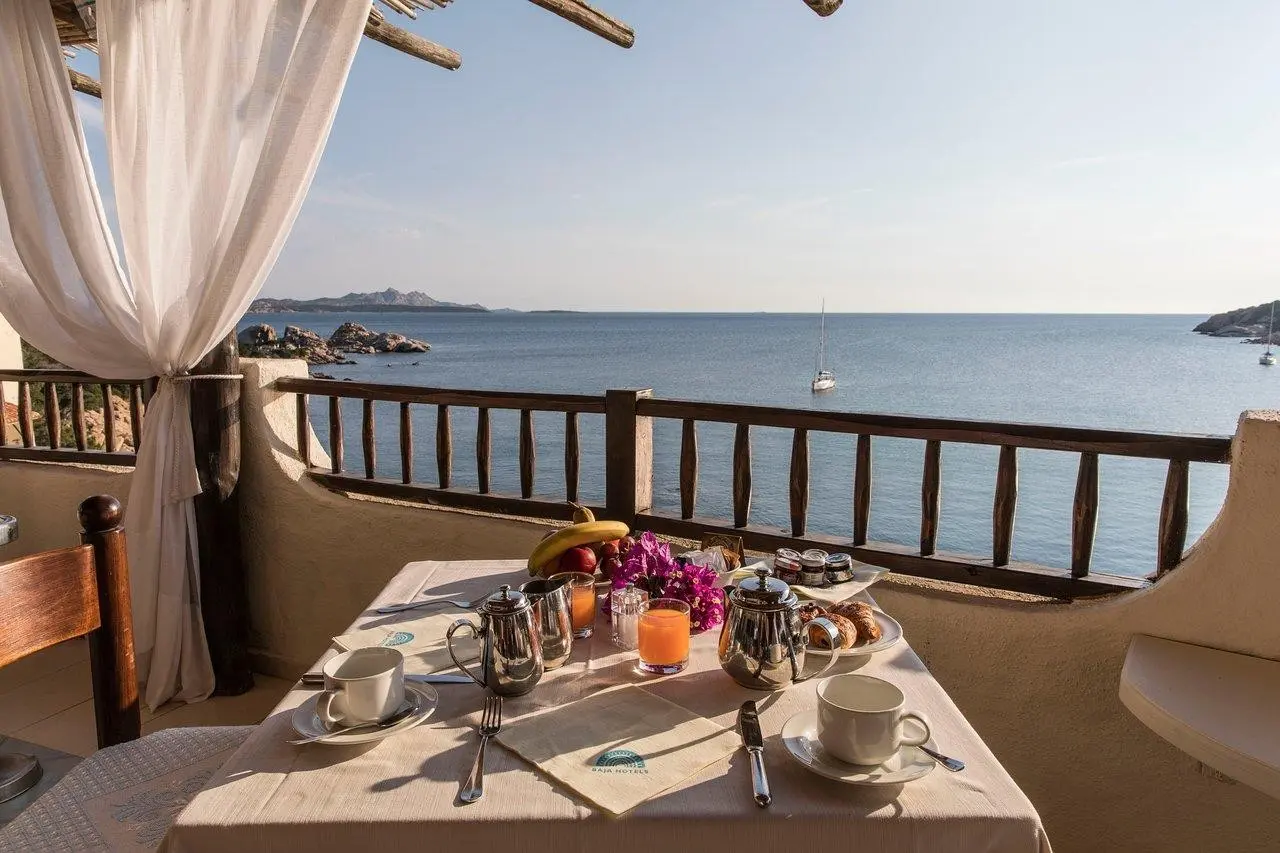 Club Hotel Baja Bianca — CLUB HOTEL BAJA SARDINIA