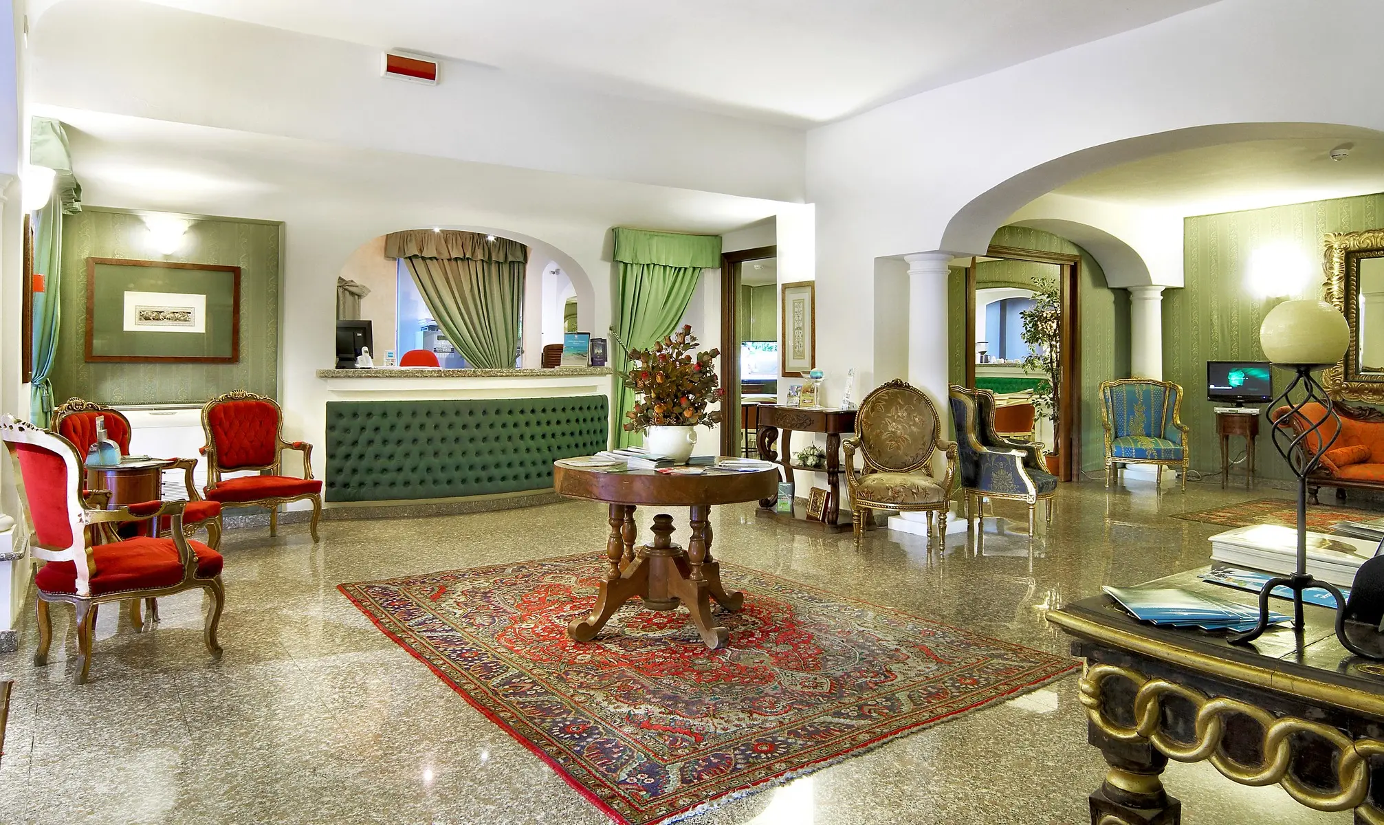 Colonna Palace — COLONNA PALACE MEDITERRANEO