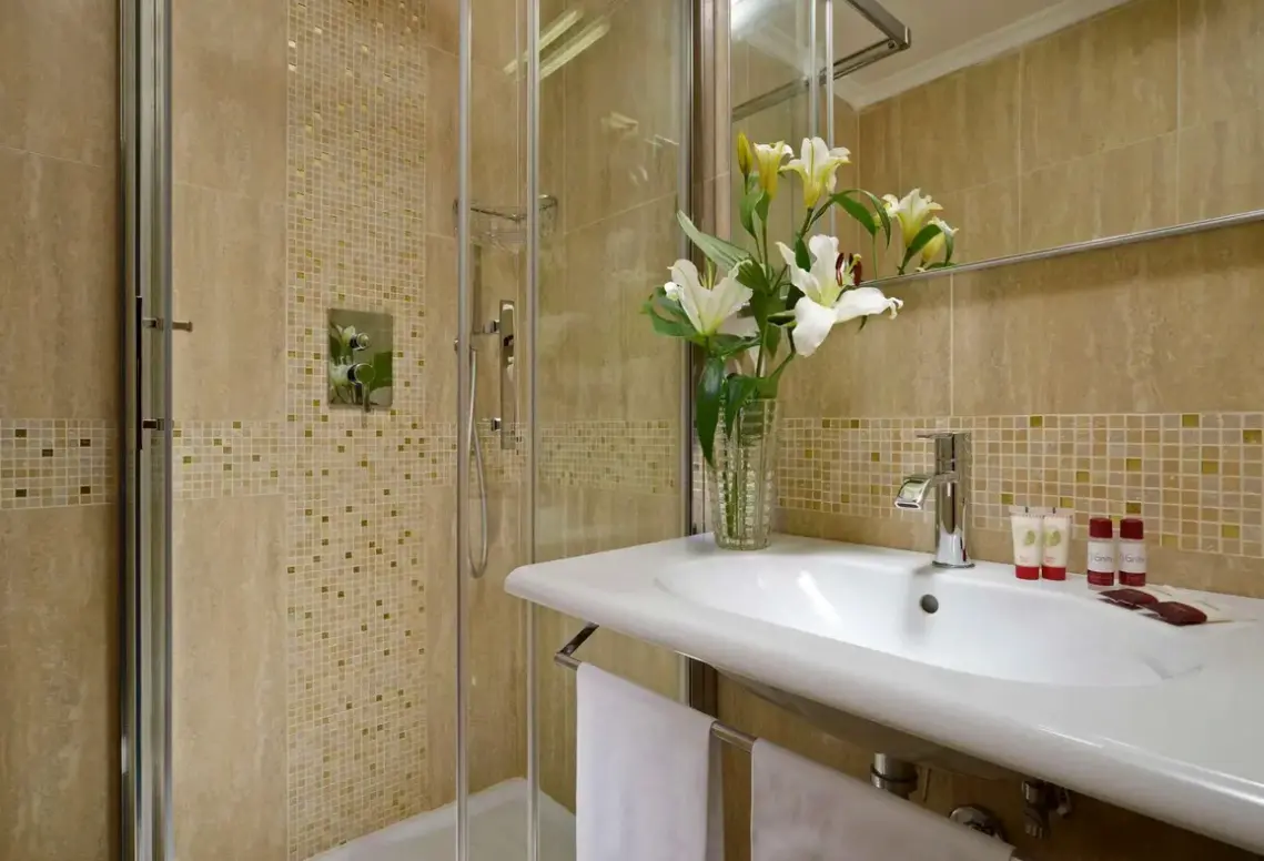 Łazienka w pokoju hotelu Comfort Hotel Bolivar