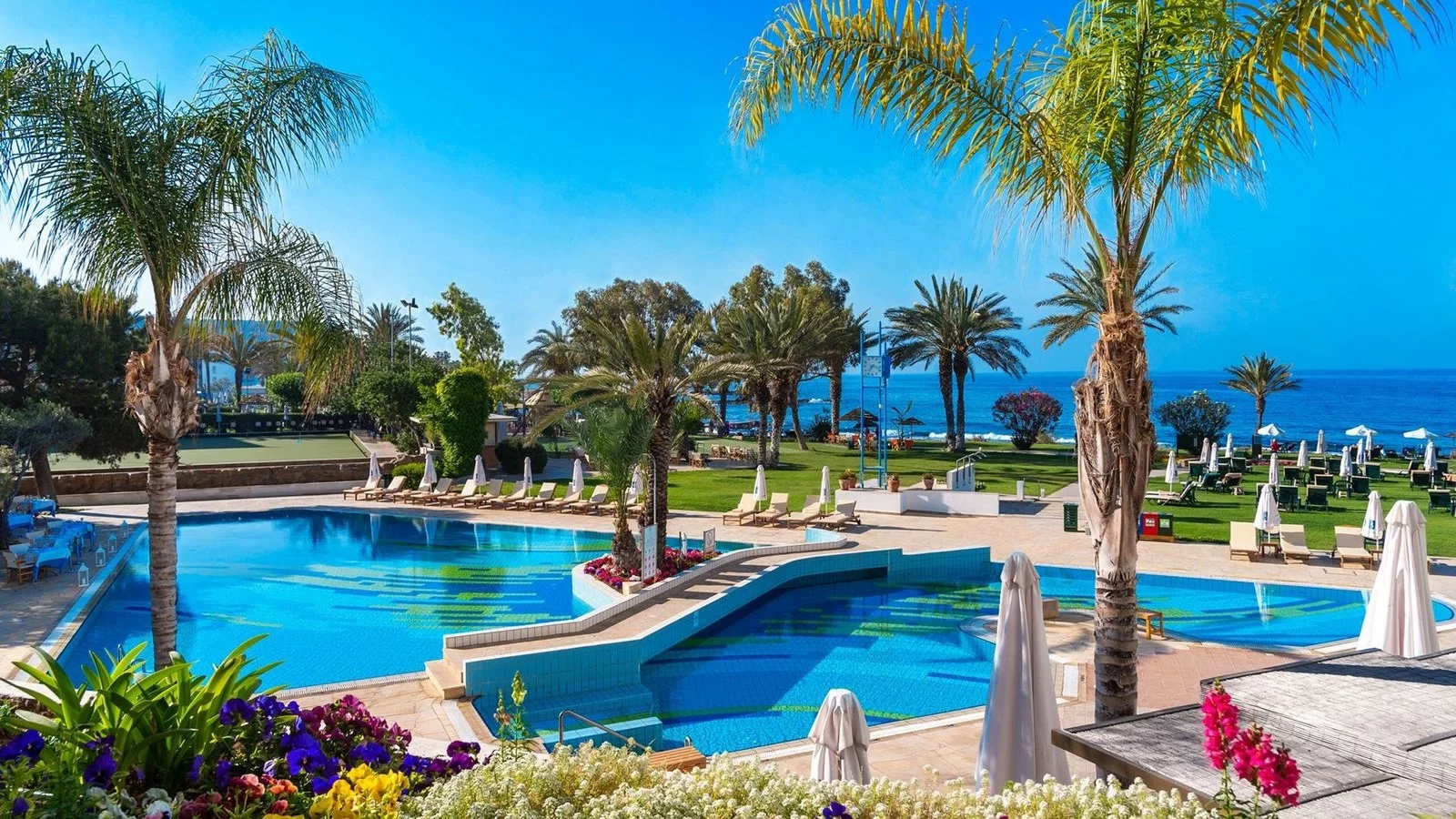 Hotel Constantinou Bros Athena Royal Beach Hotel w Cypr - oferta last minute