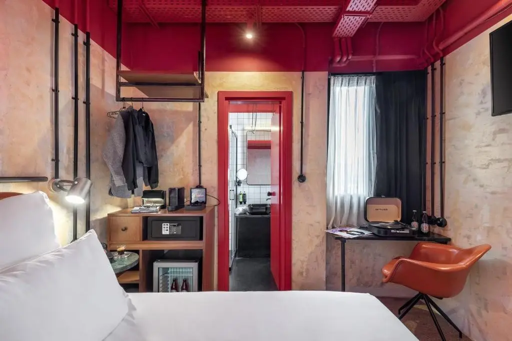 Dave Red Athens — DAVE RED ATHENS