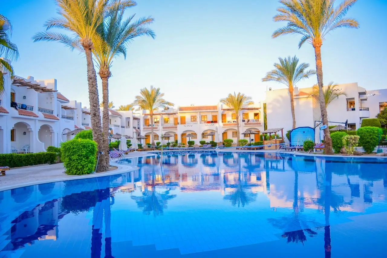 Dive Inn Resort — DIVE INN