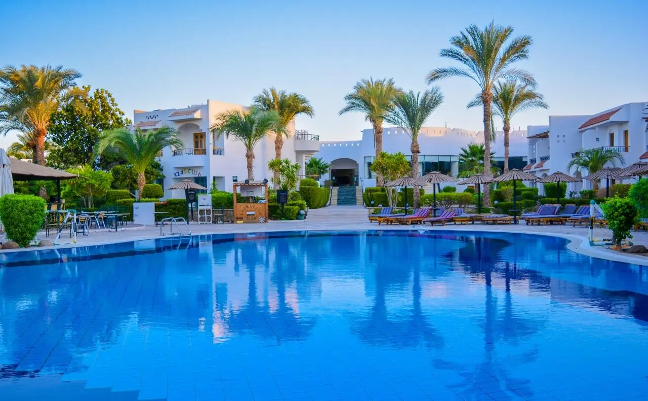 Dive Inn Resort — DIVE INN