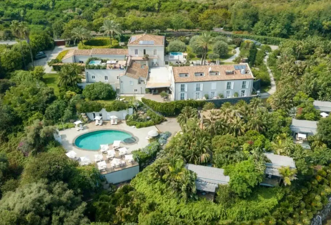 Obiekt hotelu Donna Carmela Resort & Lodges