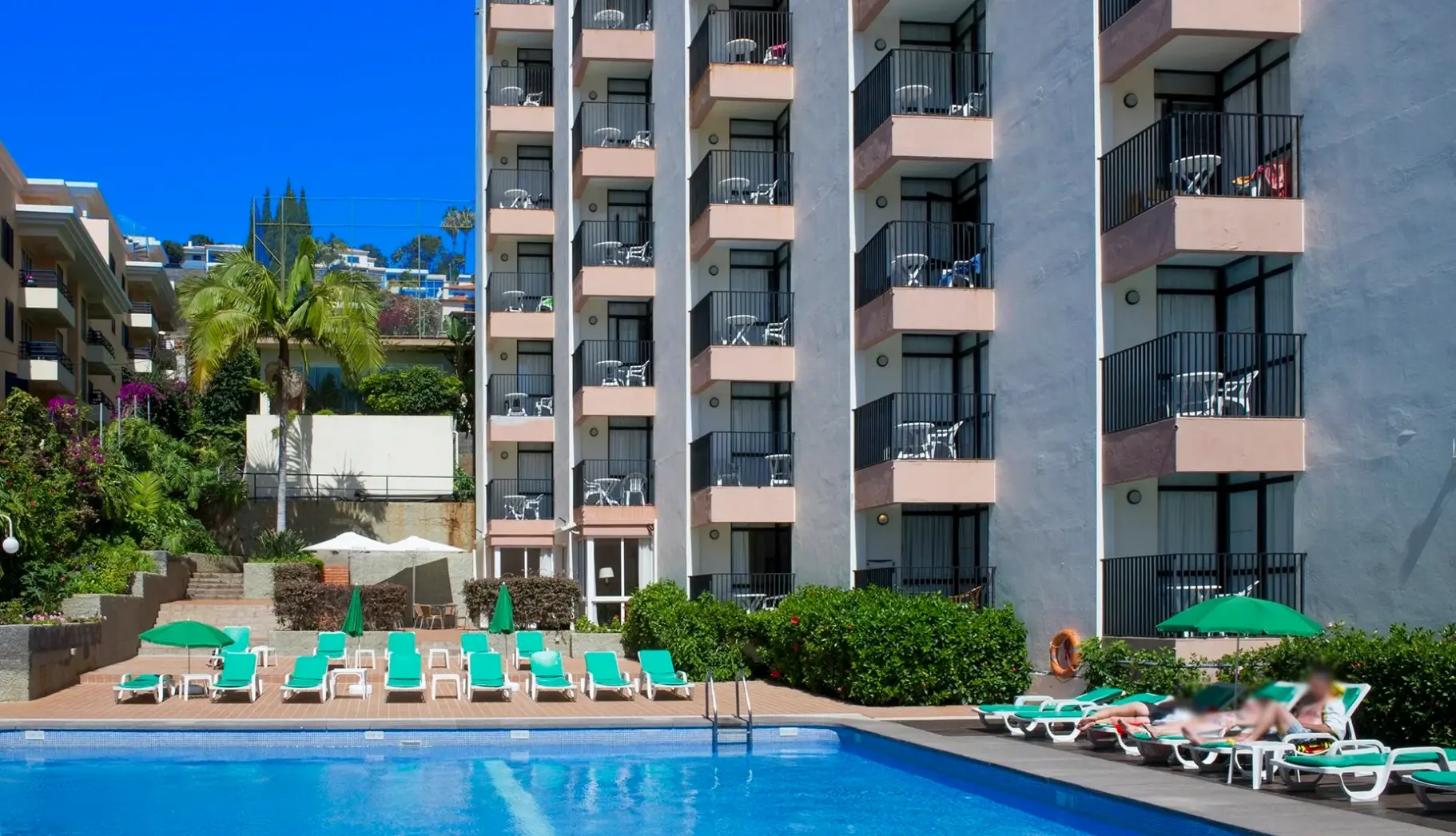 Basen w hotelu Dorisol Buganvilia