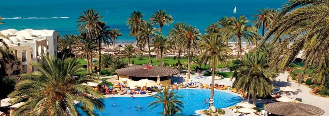 Basen w hotelu Eden Stars