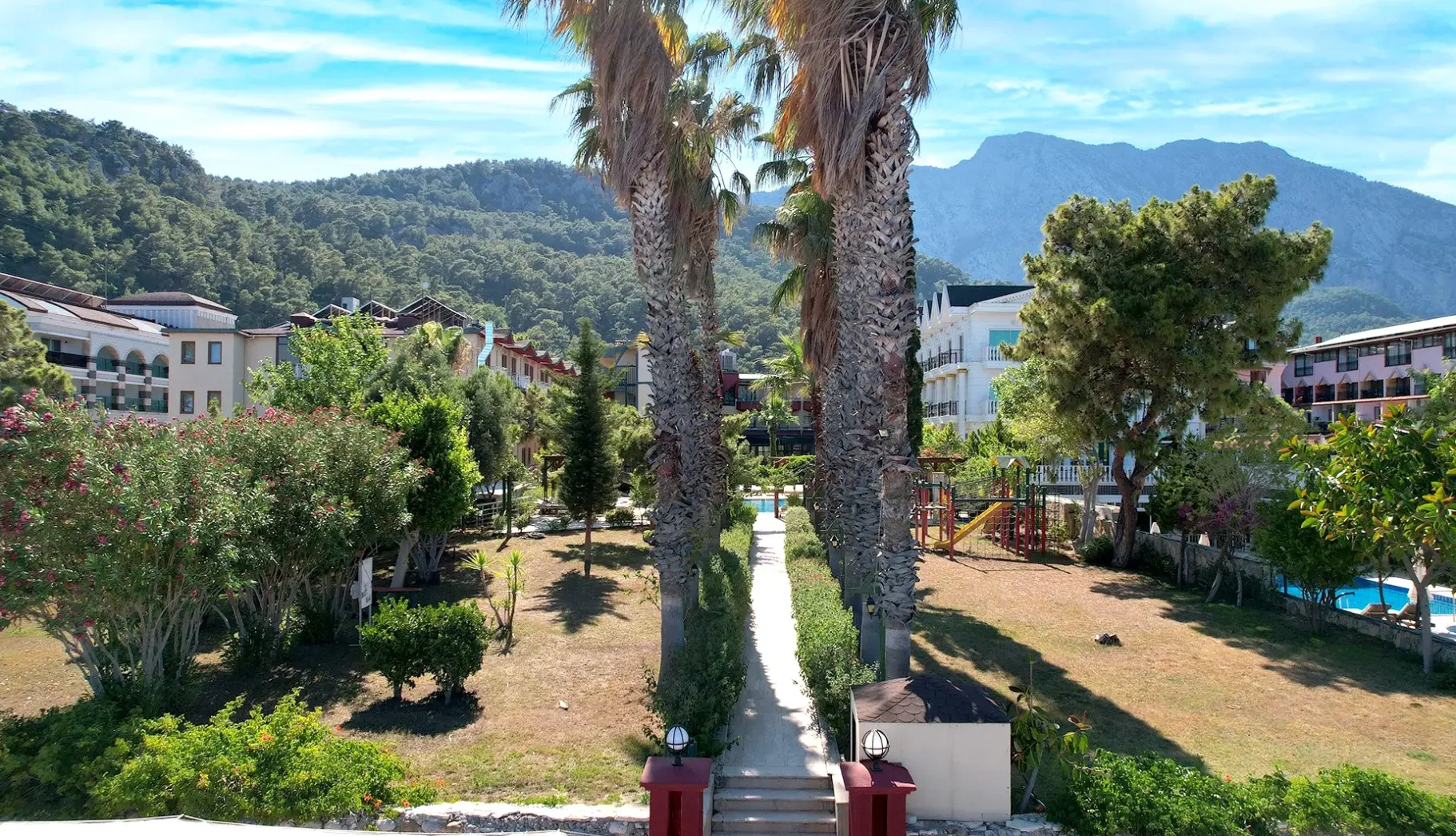 Widok z hotelu Esma Clove Resort & Spa