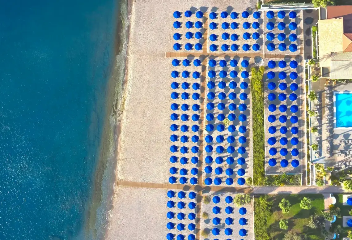 Plaża przy hotelu Esperides Beach Family Resort