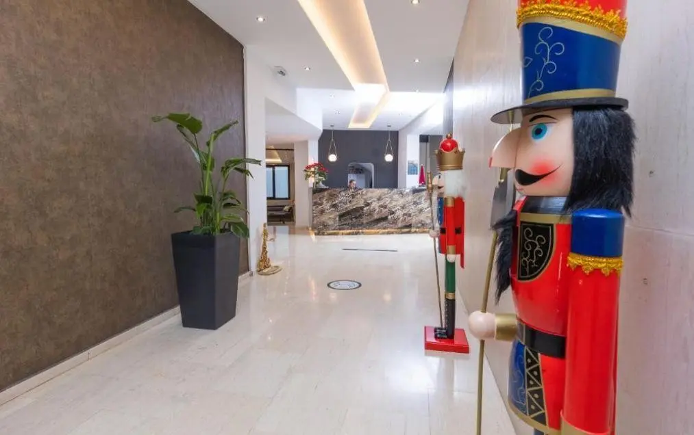 Evita Asty — EVITA ASTY