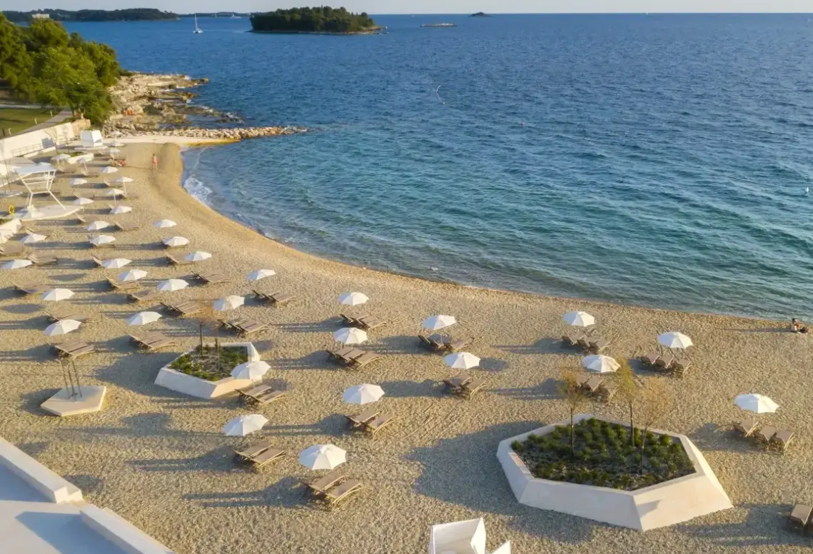Plaża przy hotelu Family Hotel Amarin