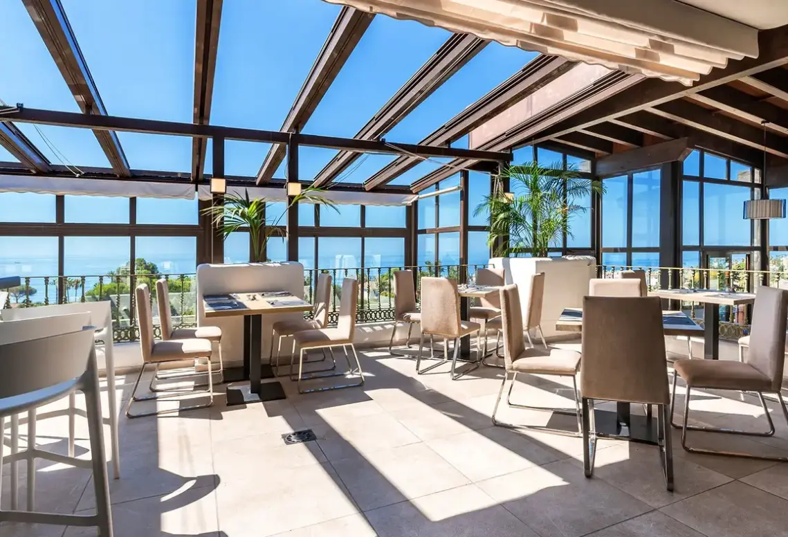 Restauracja i jedzenie w hotelu Globales Paraiso Beach