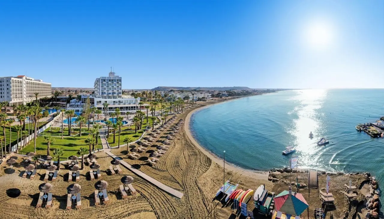 Golden Bay Beach — GOLDEN BAY BEACH