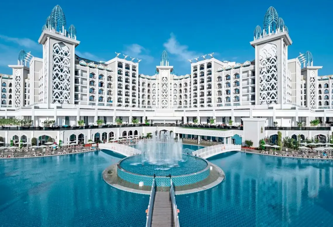 Basen w hotelu Granada Luxury Belek