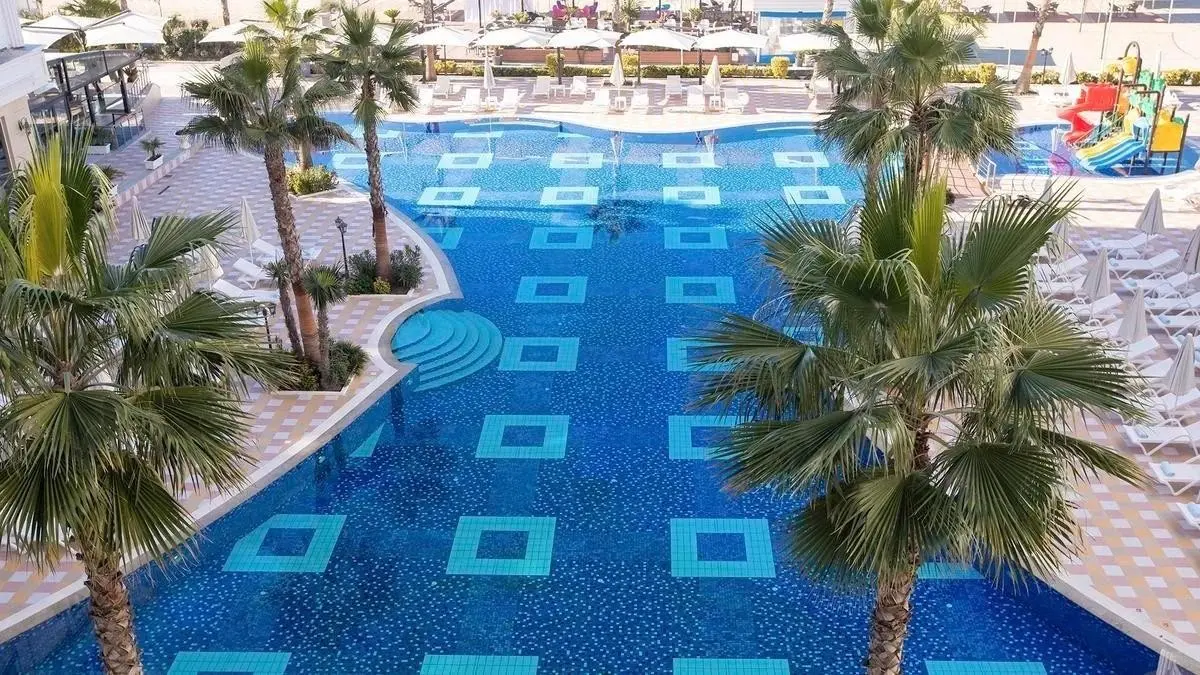 Basen w hotelu Grand Blue Fafa