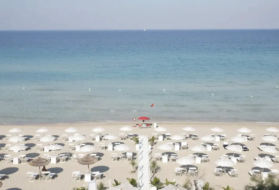 Plaża przy hotelu Grand Hotel Costa Brada