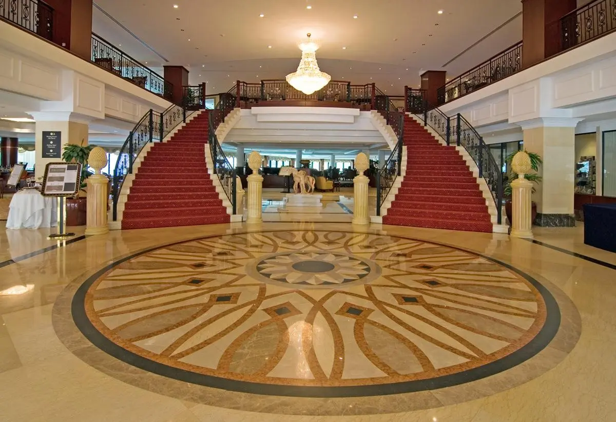 Grand Hotel Excelsior — GRAND HOTEL EXCELSIOR