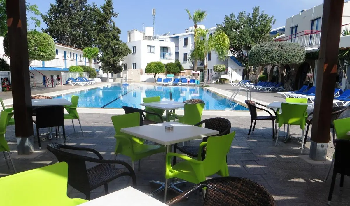 Green Bungalows Hotel Apartments — GREEN BUNGALOWS HOTEL APARTMENTS