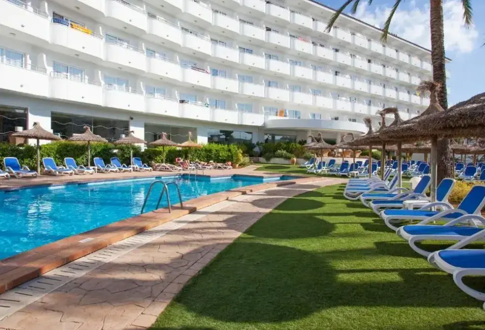 Basen w hotelu Grupotel Marítimo