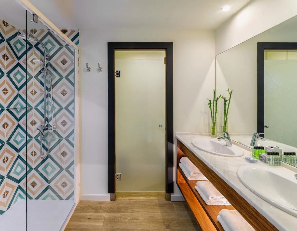 H10 Mediterranean Village — H10 VINTAGE SALOU