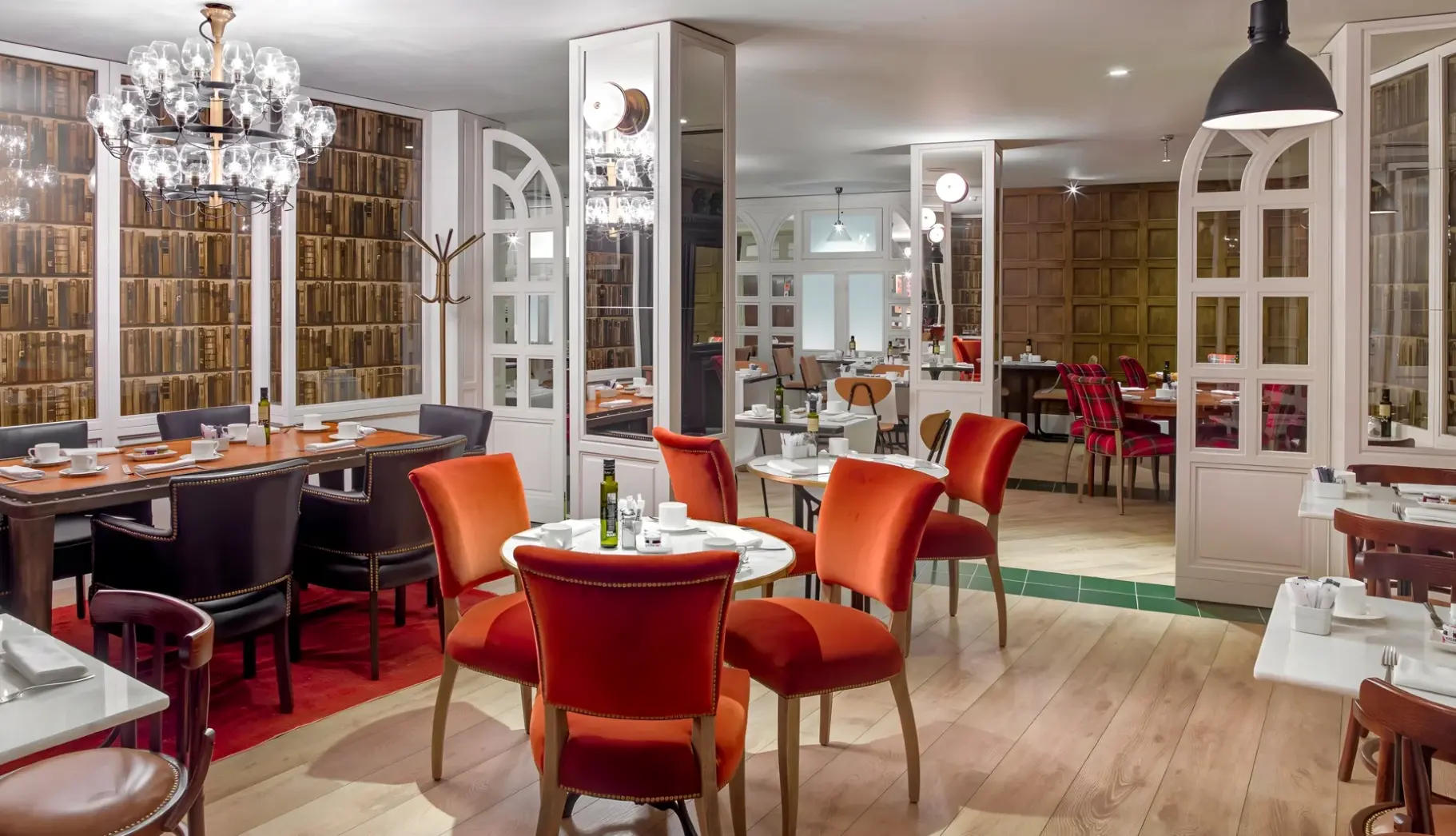 Restauracja i jedzenie w hotelu H10 Montcada Boutique