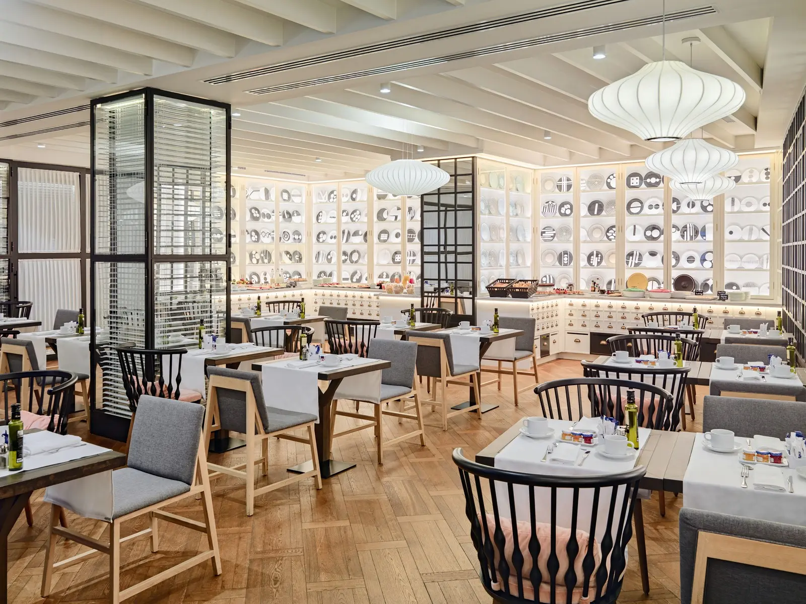 Restauracja i jedzenie w hotelu H10 Universitat