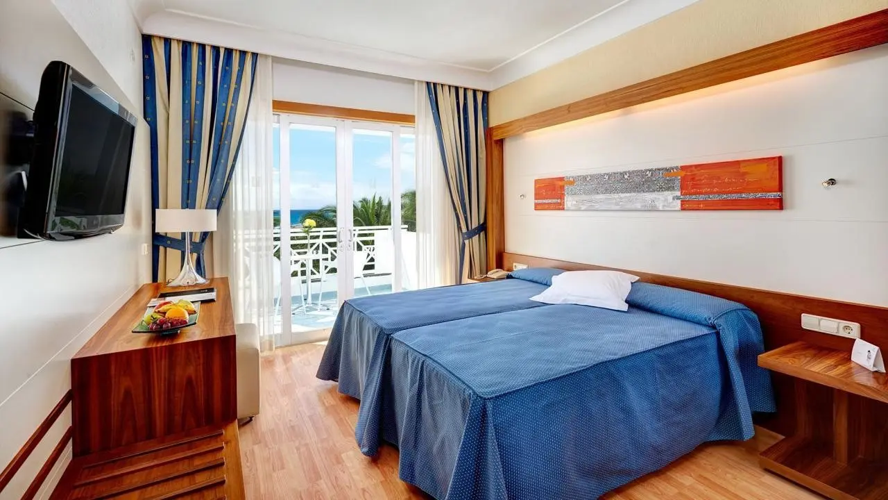 Hipotels La Geria — HIPOTELS LA GERIA