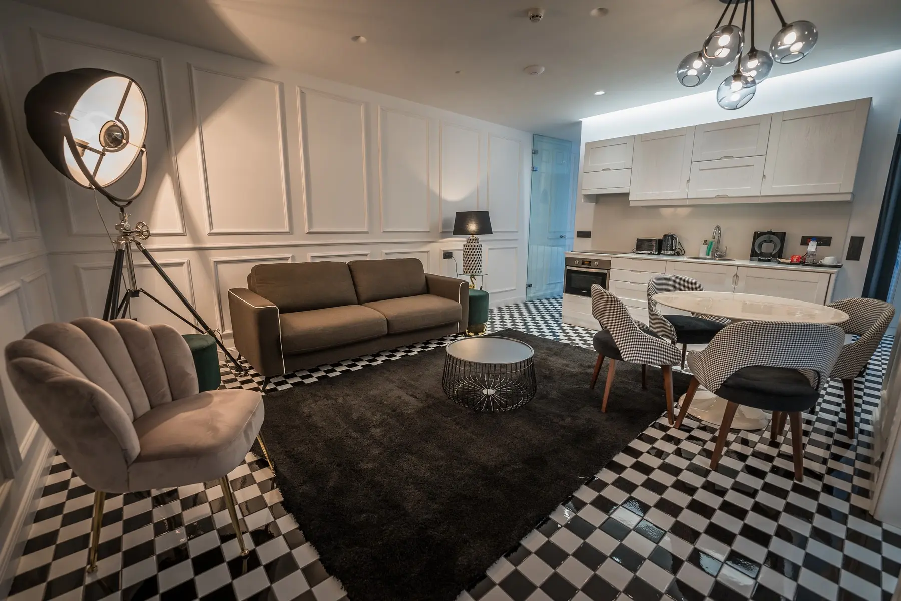 Holm Boutique & Spa — HOLM BOUTIQUE AND SPA