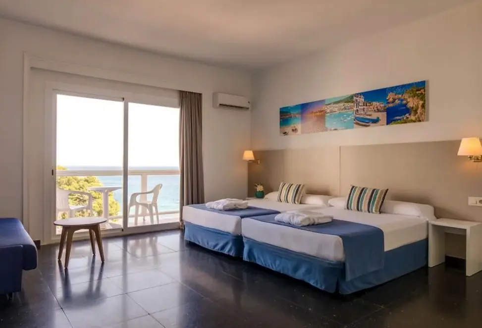 Pokój w hotelu Htop Caleta Palace